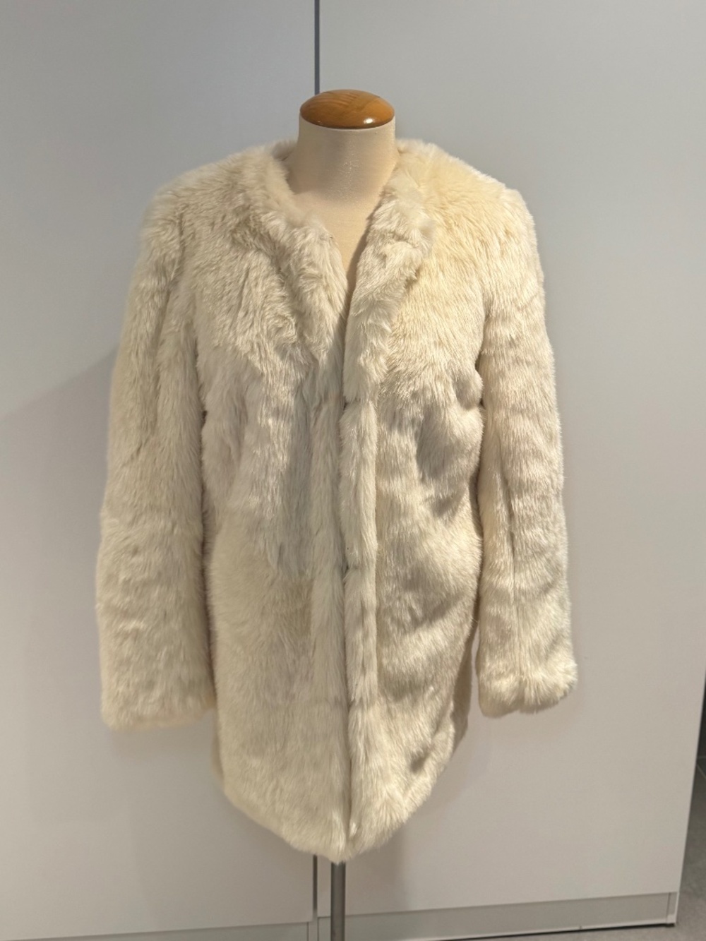 FOREVER 21 cream faux fur mid-length jacket - size small